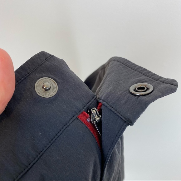 Arc'teryx Women's Cargo Shorts - Dark Blue - Picture 7 of 8